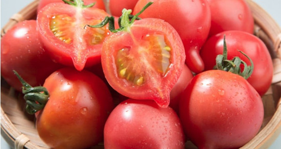 西红柿不能和什么食物一起吃